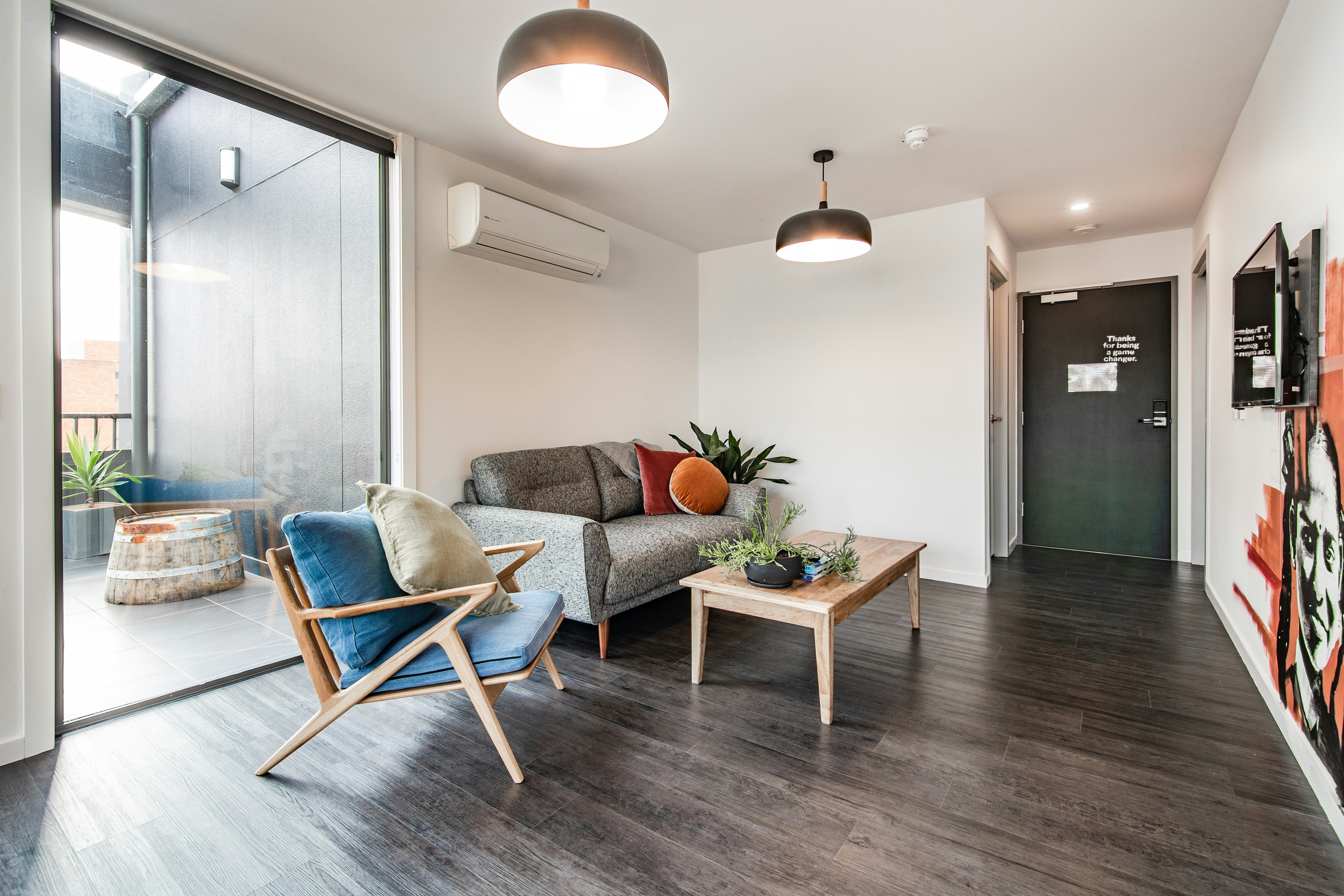 Acabamentos, pintura e piso